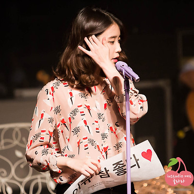 140601 소극장 콘서트 "딱 한발짝 그 만큼만 더" 포토타임 아이유 직찍 by 글라라