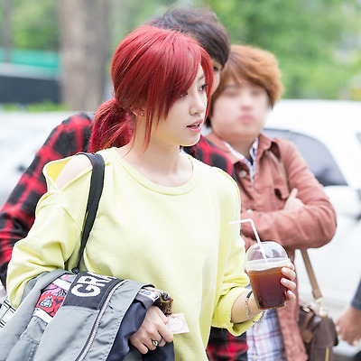 [PHOTO] 150508 뮤직뱅크 출근길 by Girls Grapher