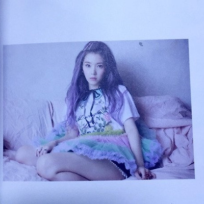 로리타(소아성애) 컨셉이 의심되는 레드벨벳 러시안룰렛 앨범사진들