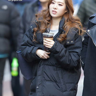 [PHOTO] 150130 뮤직뱅크 출근길 by Girls Grapher