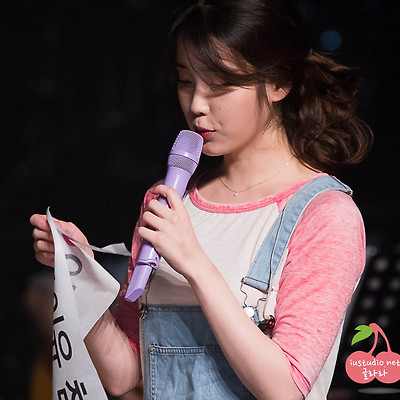 140601 소극장 콘서트 "딱 한발짝 그 만큼만 더" 리앵콜 아이유 직찍 by 글라라