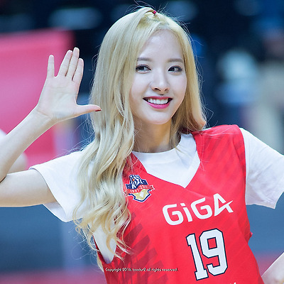 우주소녀 (WJSN), 보나 (BONA): 부산 KT 소닉붐 하프타임 공연 #2