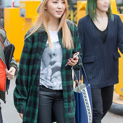[PHOTO] 150317 유희열의 스케치북 출퇴근  by Girls Grapher