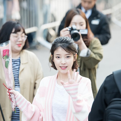 [17.04.28] 뮤직뱅크 아이유 출근길 직찍 Part-3 by Racoon Times