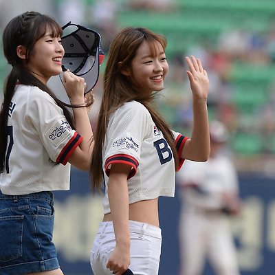 오마이걸 아린 유아 잠실 두산베어스 시구 시타 고화질 사진 13장