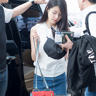 150615 아이유 공항 출국 사진 by 미스터신iu