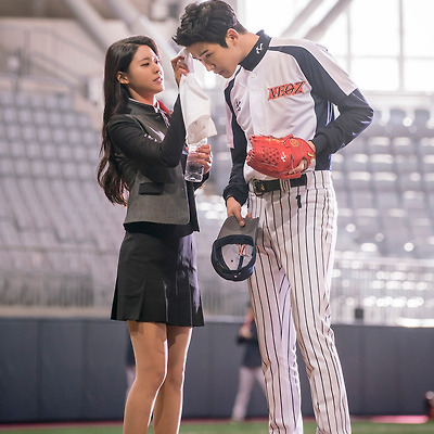 설현 고화질 교복사진 다섯장