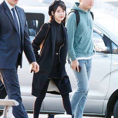 170106 아이유 인천공항 출국 직찍