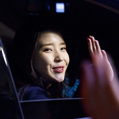 150427 프로듀사 촬영 아이유 퇴근