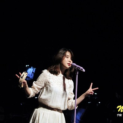 [14.05.24] 아이유 소극장 콘서트 딱 한발짝 그 만큼만 더 포토타임 직찍 by NaDia