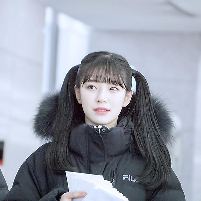 프로미스나인 백지헌 고화질 이미지들 D - 15장