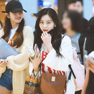 2018.03.01 타이완 공항 엄지 Pic