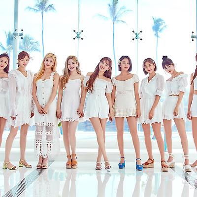 트와이스 팝업스토어 Twaii's Shop 오픈 화보!