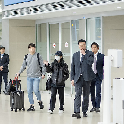[191202] 인천공항 입국 아이유 직찍 by 달빛마차