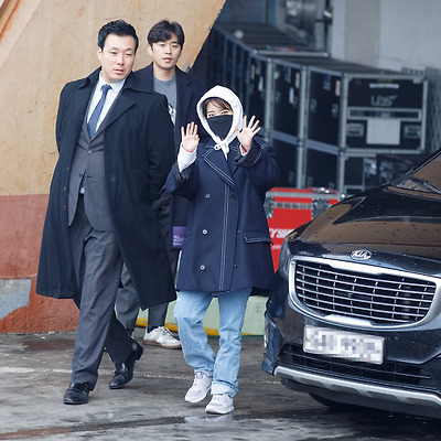 171210 아이유 팔레트 콘서트 서울 일요일 출근 직찍