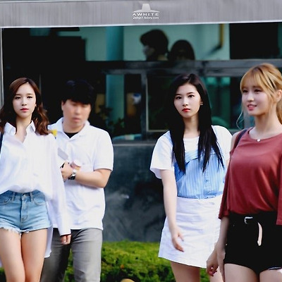 트와이스 미나 160805 뮤뱅 출근길 고화질 사진 8장