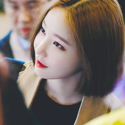 모모랜드 연우, 공항에선 청순미 뽐내