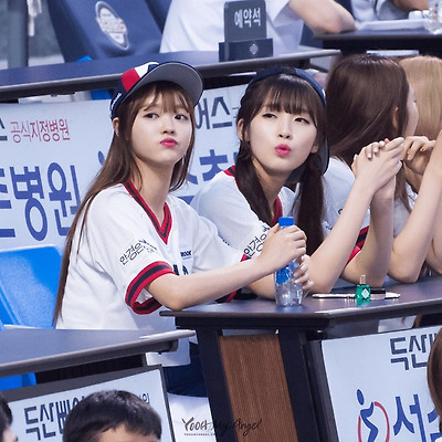 오마이걸 아린 유아 두산베어스 시구 시타 고화질 사진-A 9장