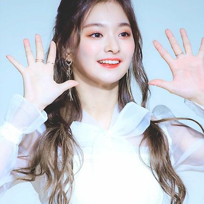 프로미스나인 이나경 고화질 사진 4장