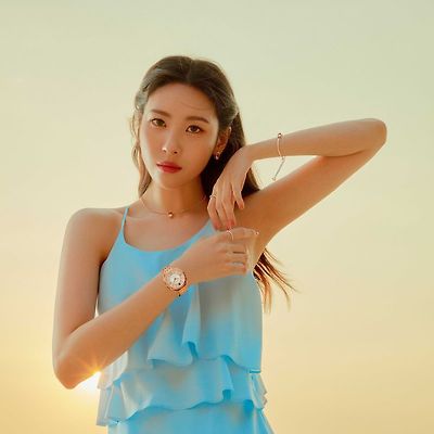 선미가 스와로브스키 모델이 되어 고혹적인 몸선을