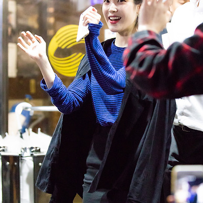 180529 스케치북 아이유 퇴근 직찍