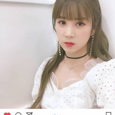 에이핑크 박초롱 하얀 원피스