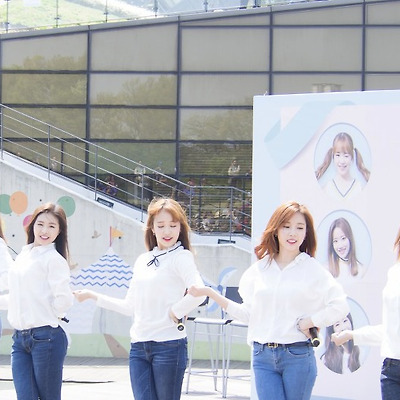 에이프릴 야외무대 고화질 사진 10장