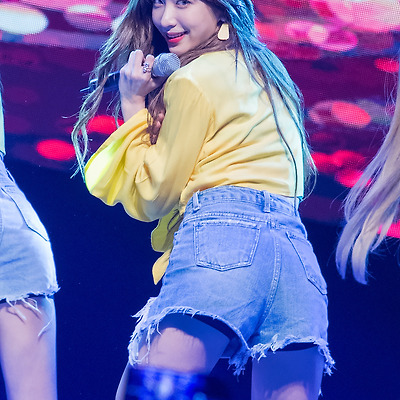 EXID (이엑스아이디), 하니: 동아대학교 축제 #1