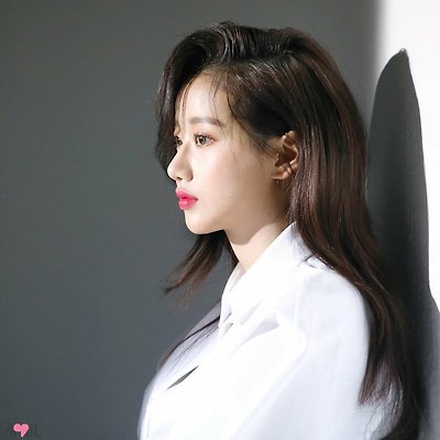 ‘분위기 여신’ 에이프릴 나은의 ‘MAPS’ 화보