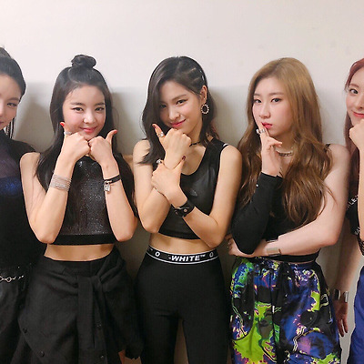 있지[ITZY] 단체 고화질 사진 10장