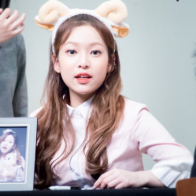 에이프릴 고화질 사진 10장