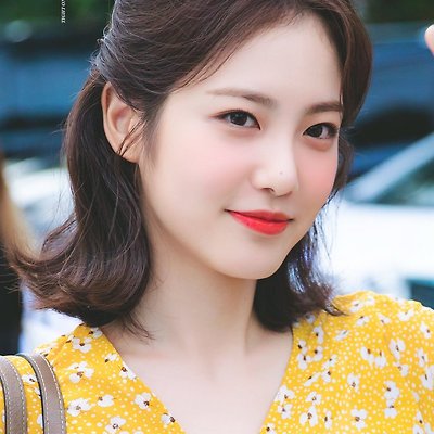 뮤직뱅크 출근길의 신예은 다른 세상 미모