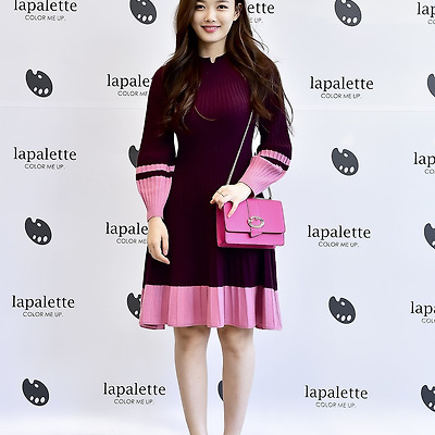 김유정 롯데 영플라자 명동점 라빠레뜨 팬사인 고화질 화보 8장