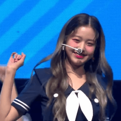 [아이즈원 초동] 정규1집 음반 블룸아이즈 초동 35만장, 예약판매만으로 트와이스 초동 기록 돌파!