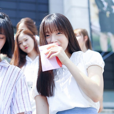 오마이걸 아린이 예쁜 사진-8 10장