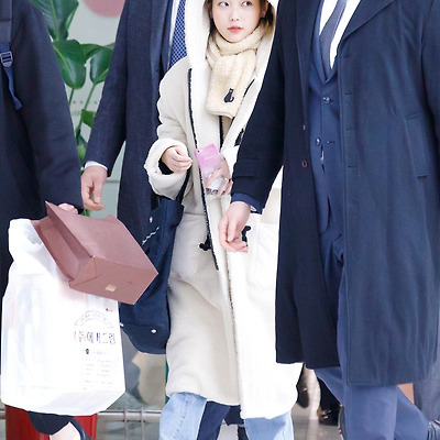 190107 아이유 김포공항 도착 직찍