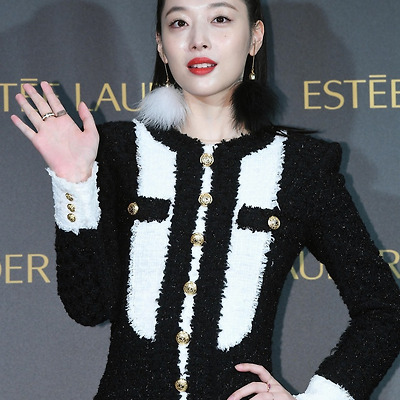 설리 에스티로더 ‘퓨어 컬러 디자이어 립스틱’ 론칭행사 고화질 사진 8장