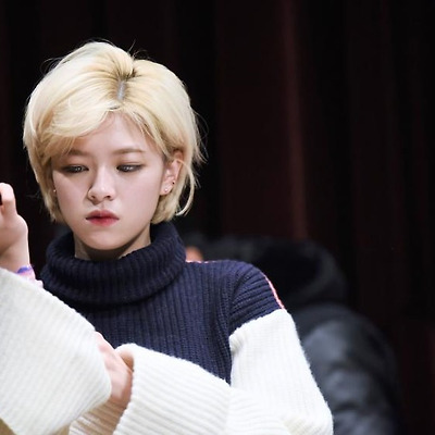 트와이스 정연 16.12.11 수원팬사인회 고화질 사진 10장