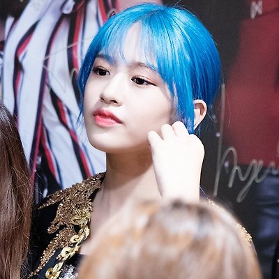 안유진이 권은비 생일 브이앱에서 쏟은 눈물에 맴찢