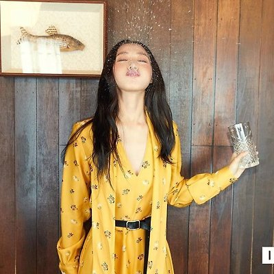 설현, 도무지 종잡을 수 없는 컨셉의 화보
