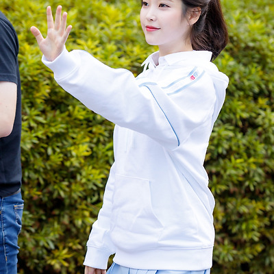 180909 아이유 뉴발란스 런온 출퇴근 직찍