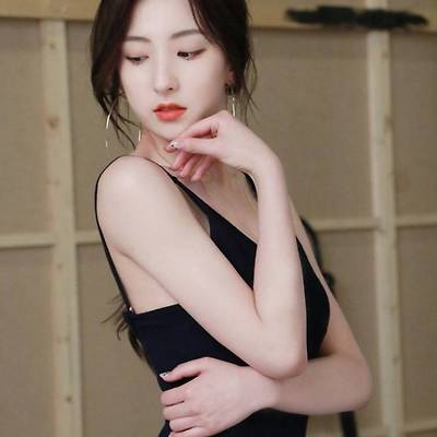 우주소녀 은서 민소매 화보