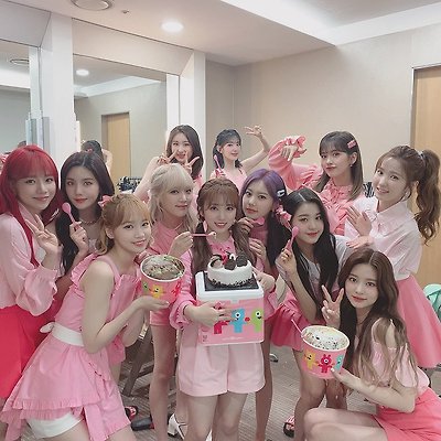 [아이즈원 일냈다] 음반 4회 연속 초동 30만 돌파(국내 2회 연속 35만) [전무후무 기록]