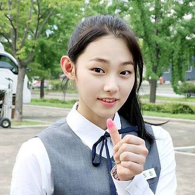 교복입은 강미나 사진 4장
