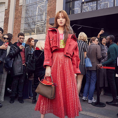 이성경 펜디 2019 FW 아모르 컬렉션 고화질 사진 5장