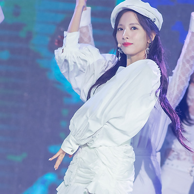 우주소녀(WJSN, 宇宙少女), 보나 (BONA):부마민주항쟁 40주년 기념음악회