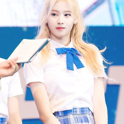 포카리 스웨트 행사의 트와이스 사나