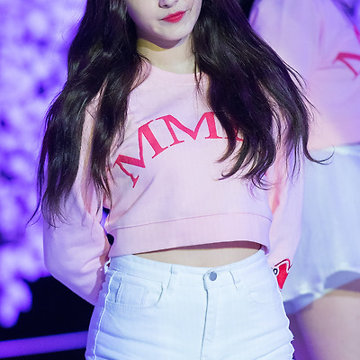 모모랜드(MOMOLAND), 낸시(NANCY): 경주 벚꽃축제 #1