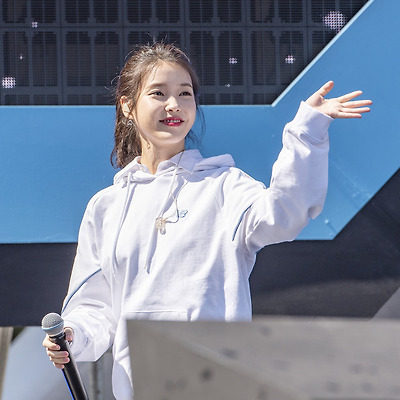 [180909] 뉴발란스 런온  아이유 직찍 Part.1 by 달빛마차