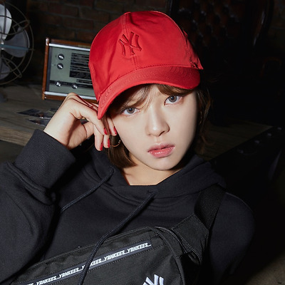 트와이스 정연 MLB 2017 가을 셀카 컨셉 고화질 화보 5장